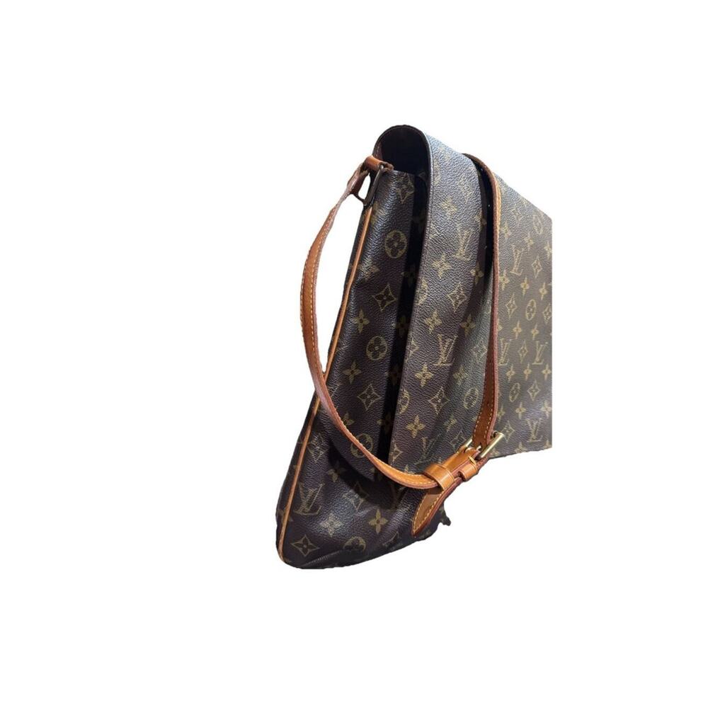 Louis Vuitton Musette Salsa GM Monogram Shoulder Bag - Picture 4 of 16